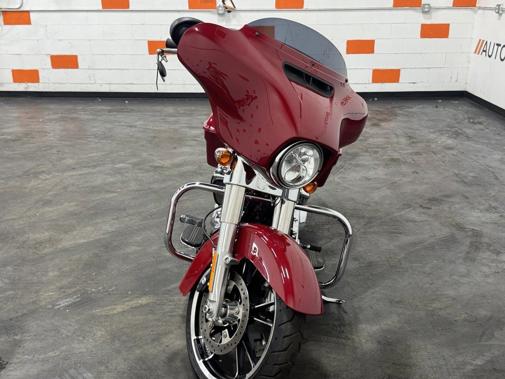 Street Glide®