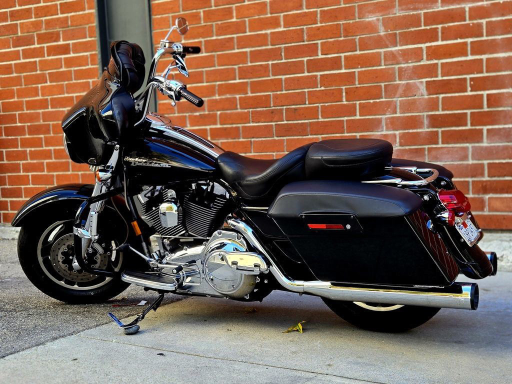 Street Glide®
