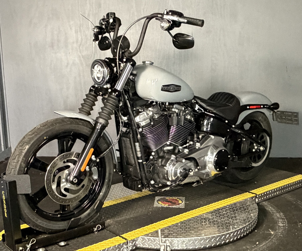 Street Bob®