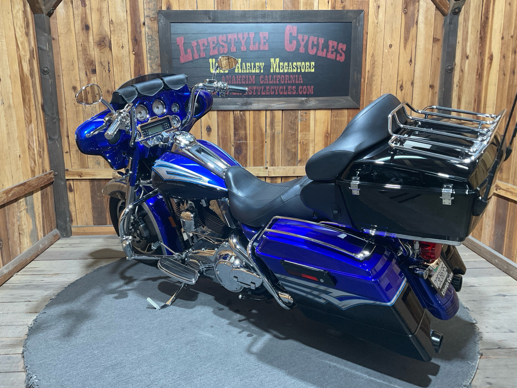 Street Glide®