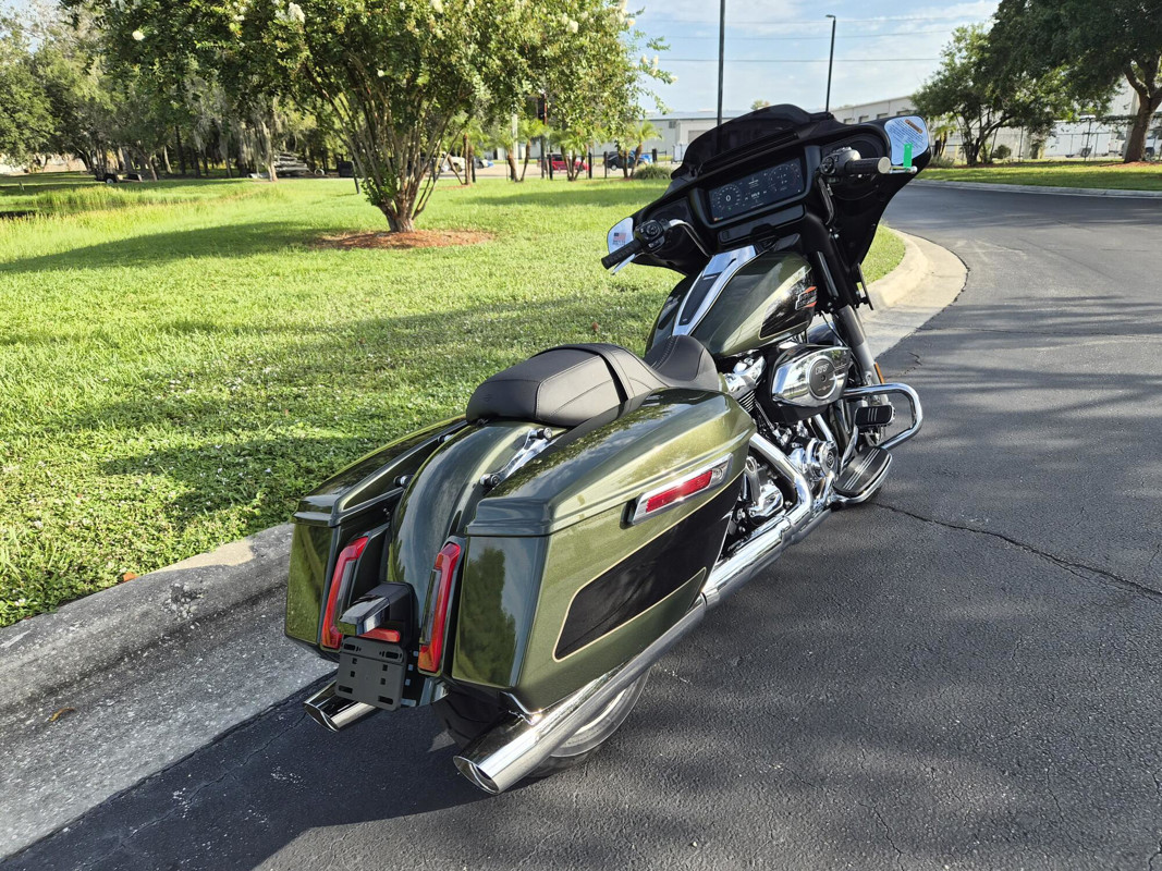 Street Glide®