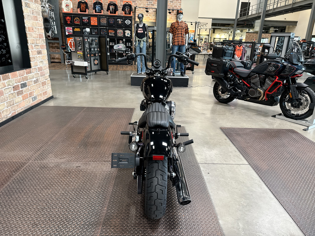 Street Bob®