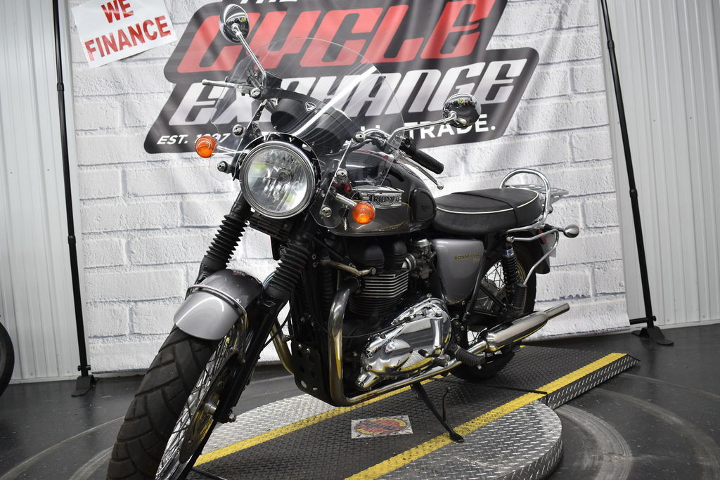 Bonneville T100