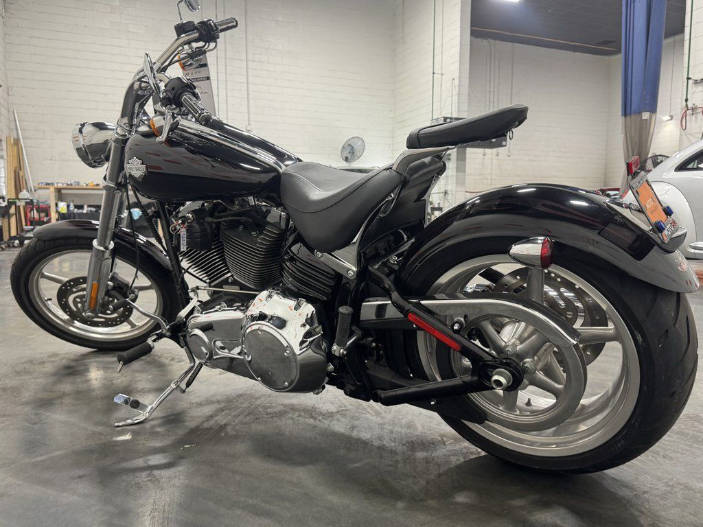 Softail® Rocker® C