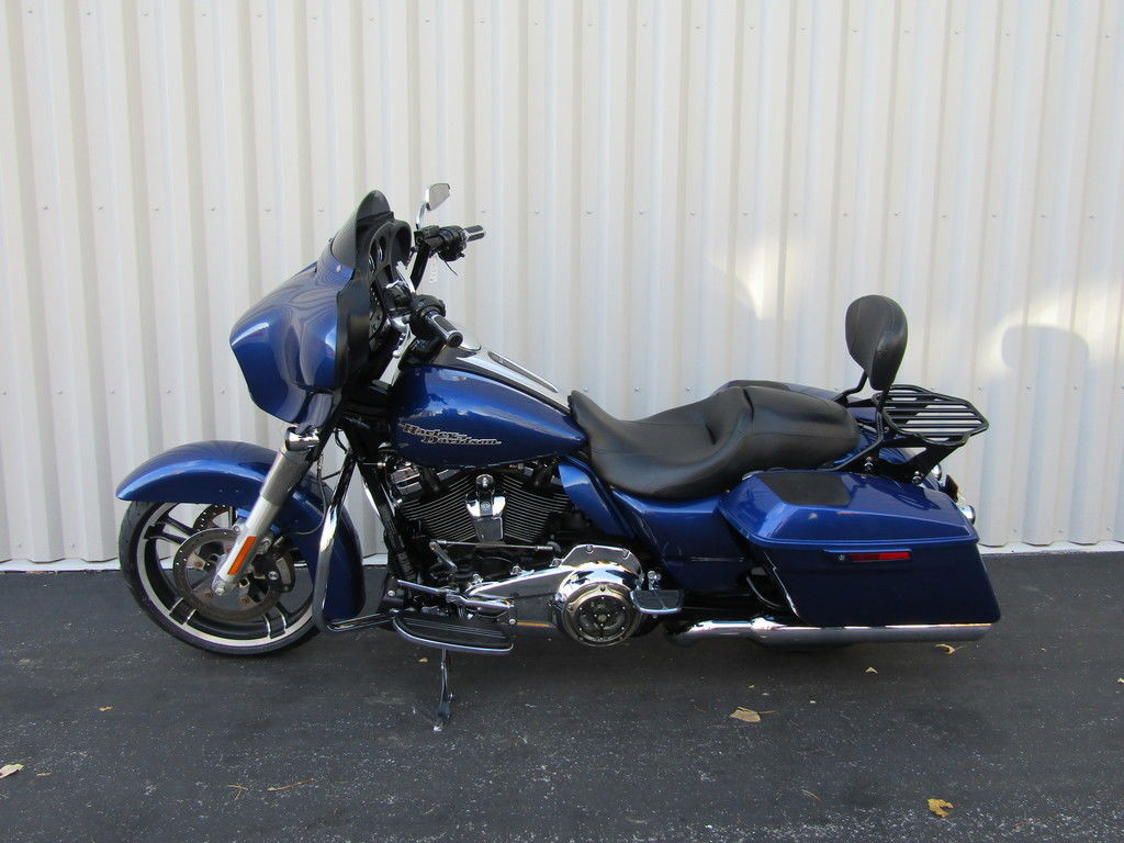 Street Glide®