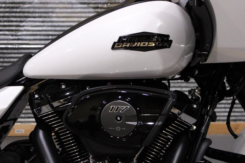 Road Glide®