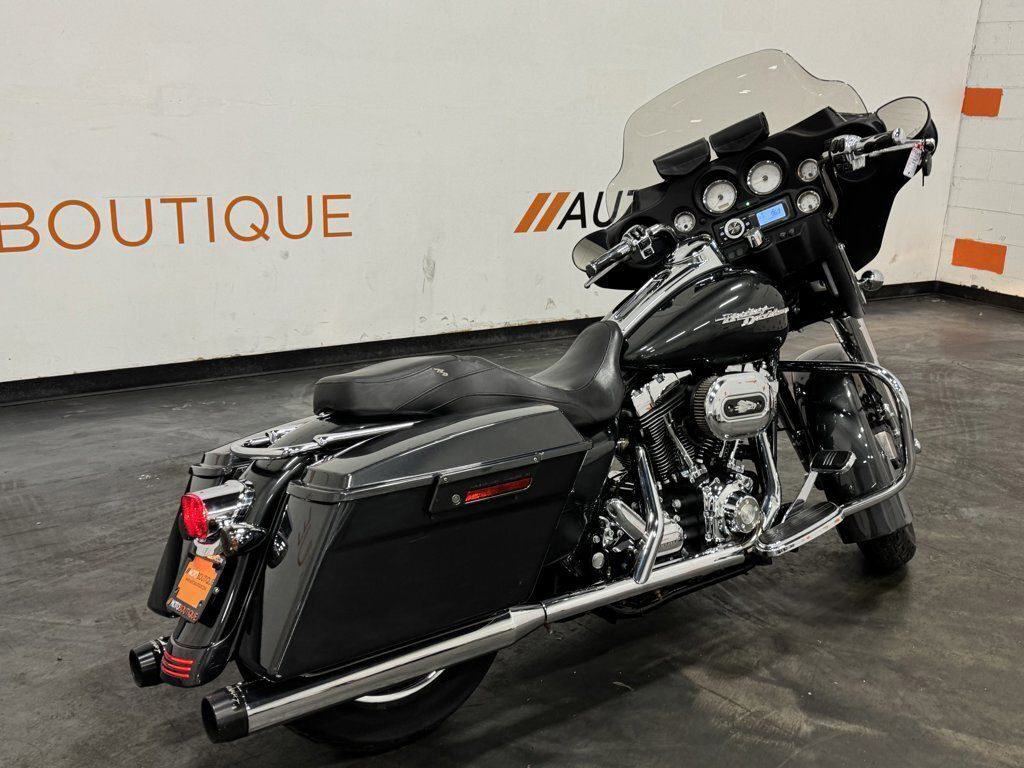 Street Glide®