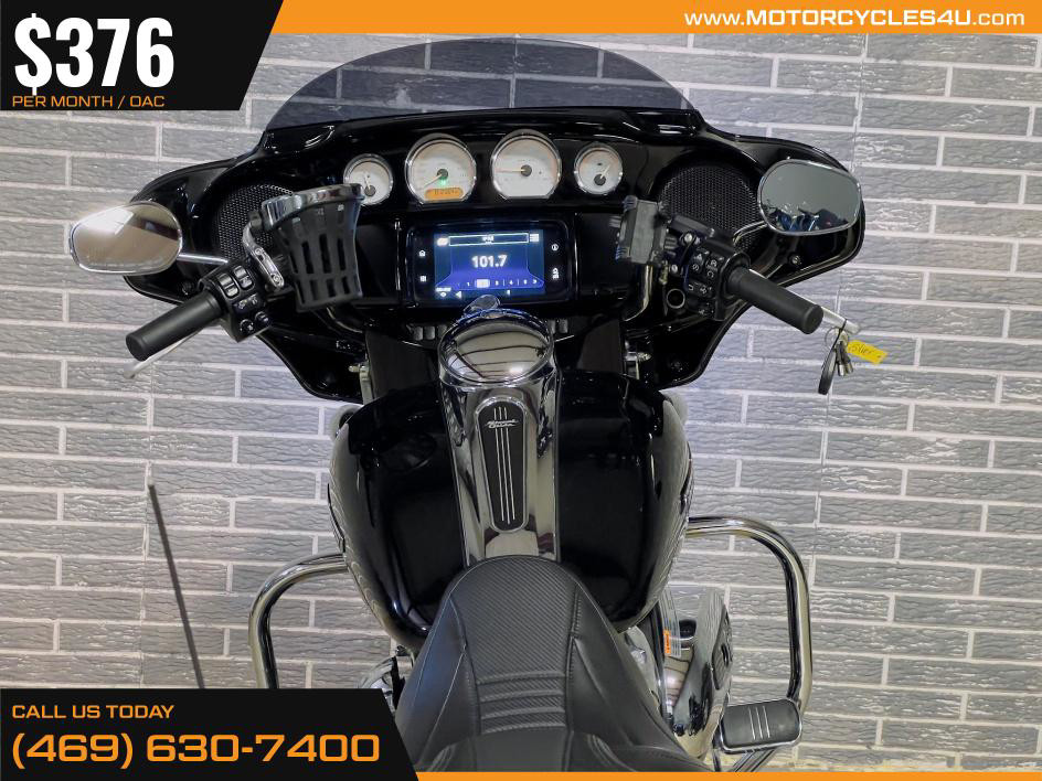 Street Glide®