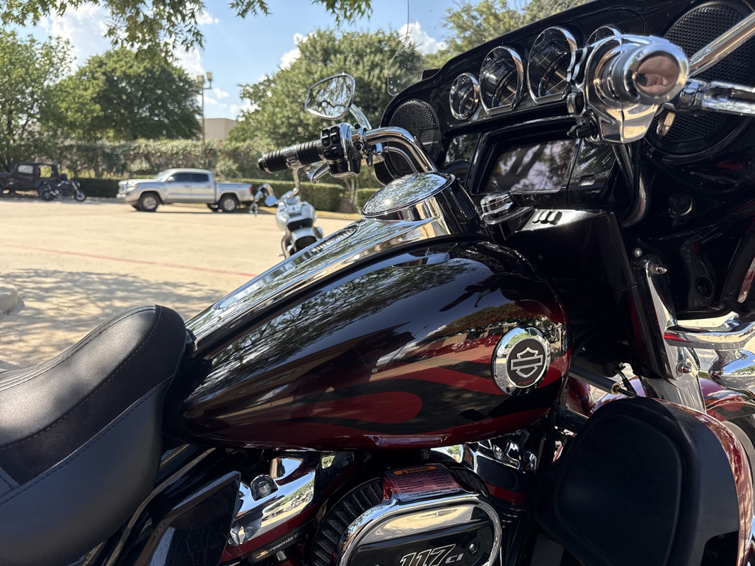 CVO® Tri Glide®