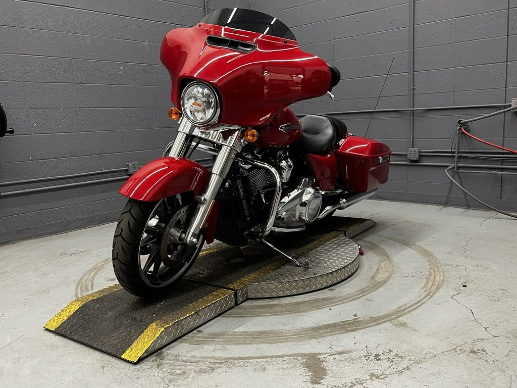 Street Glide®