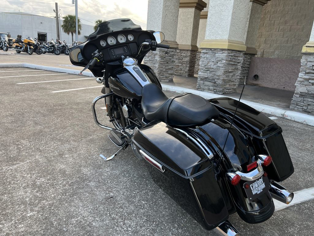 Street Glide®