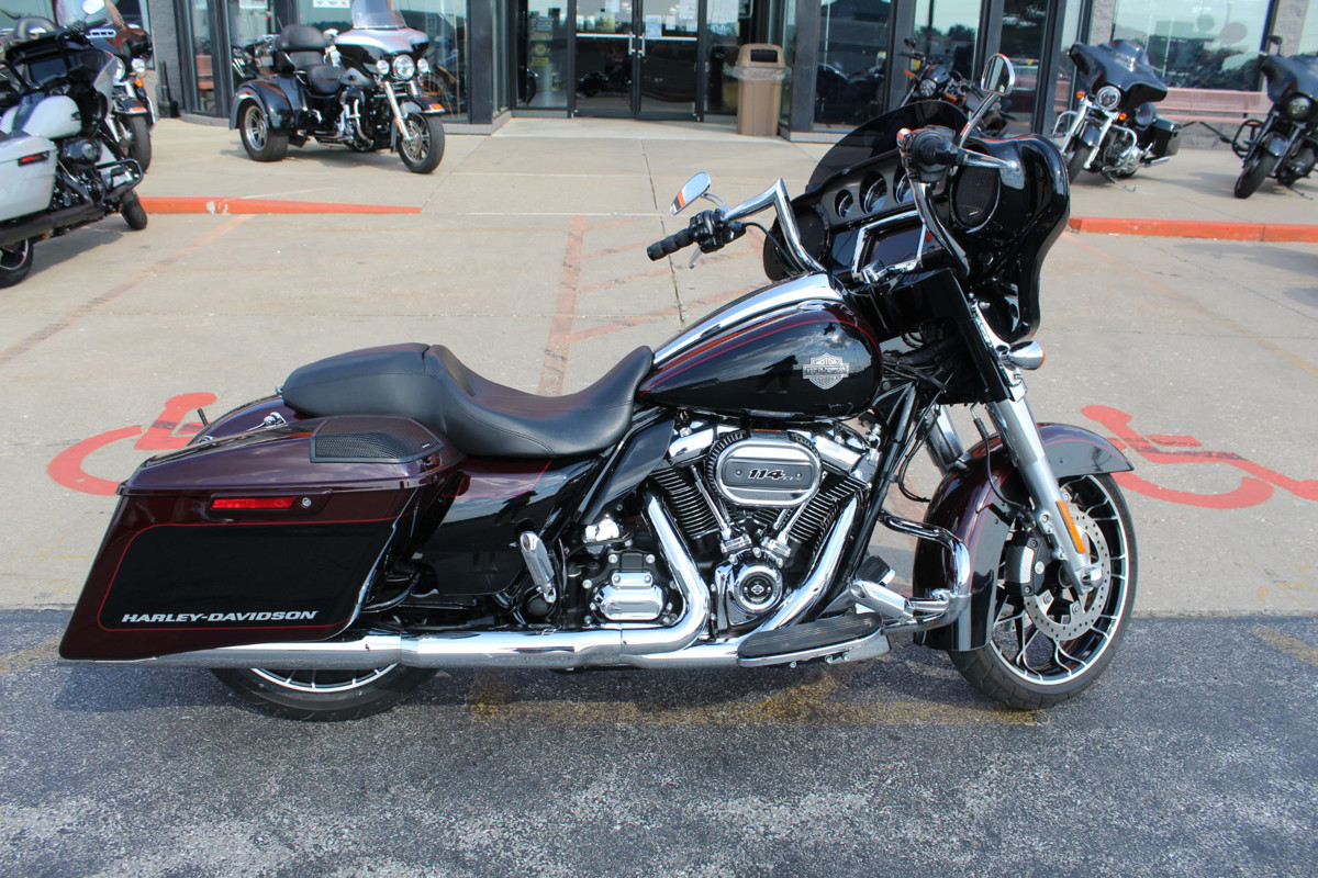 Street Glide®