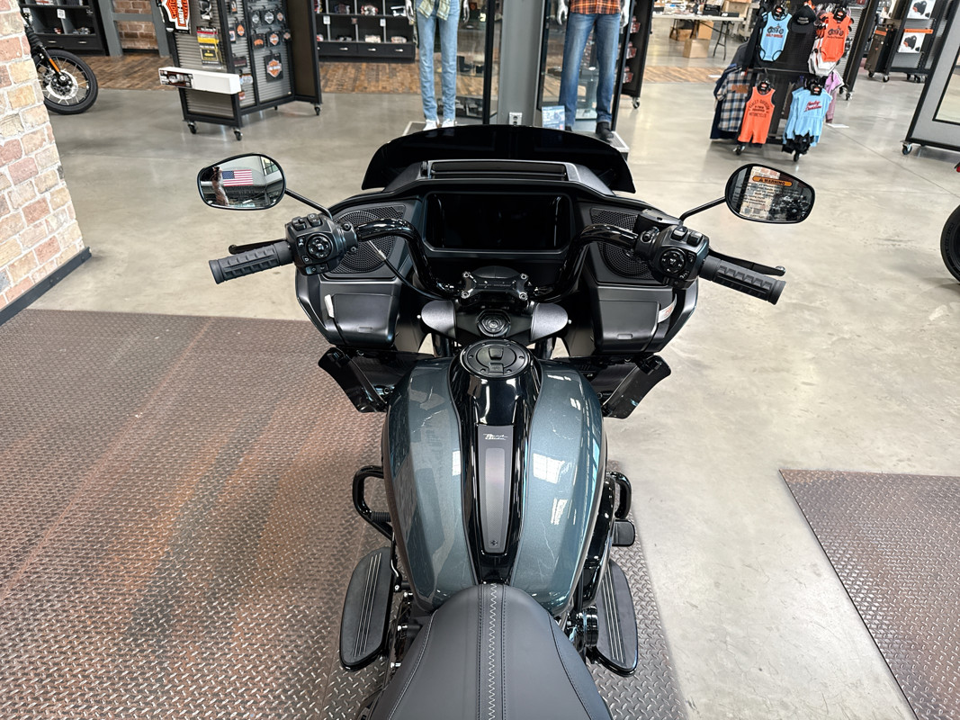 Road Glide®