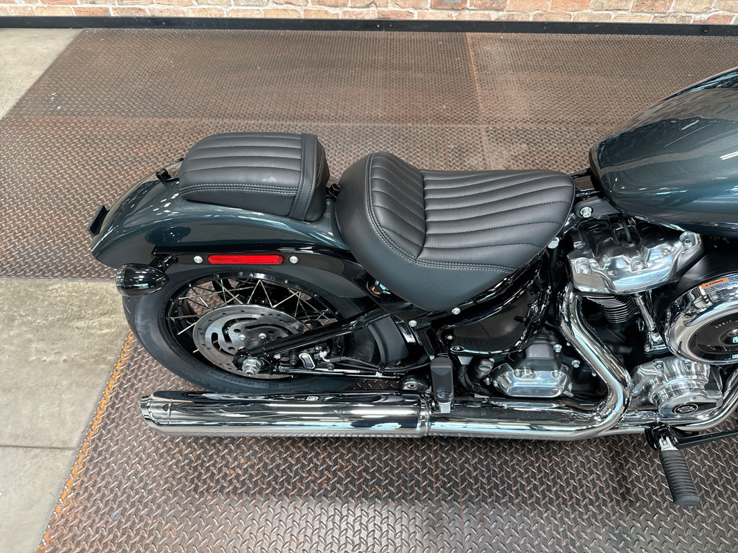 Street Bob®