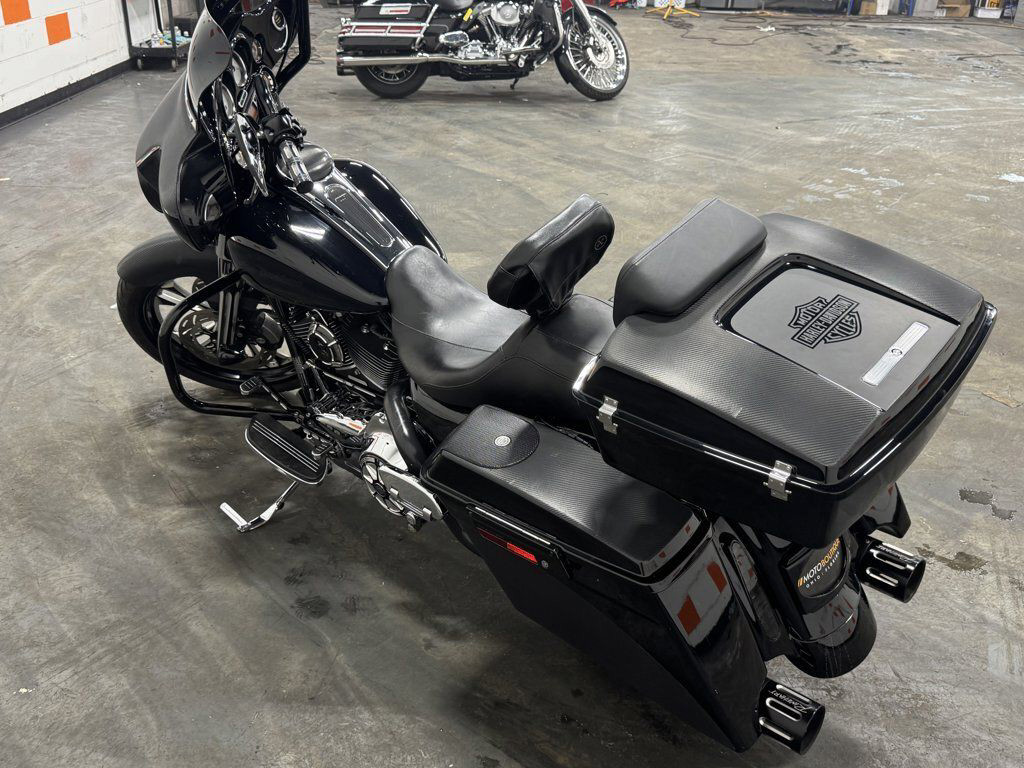 Street Glide®