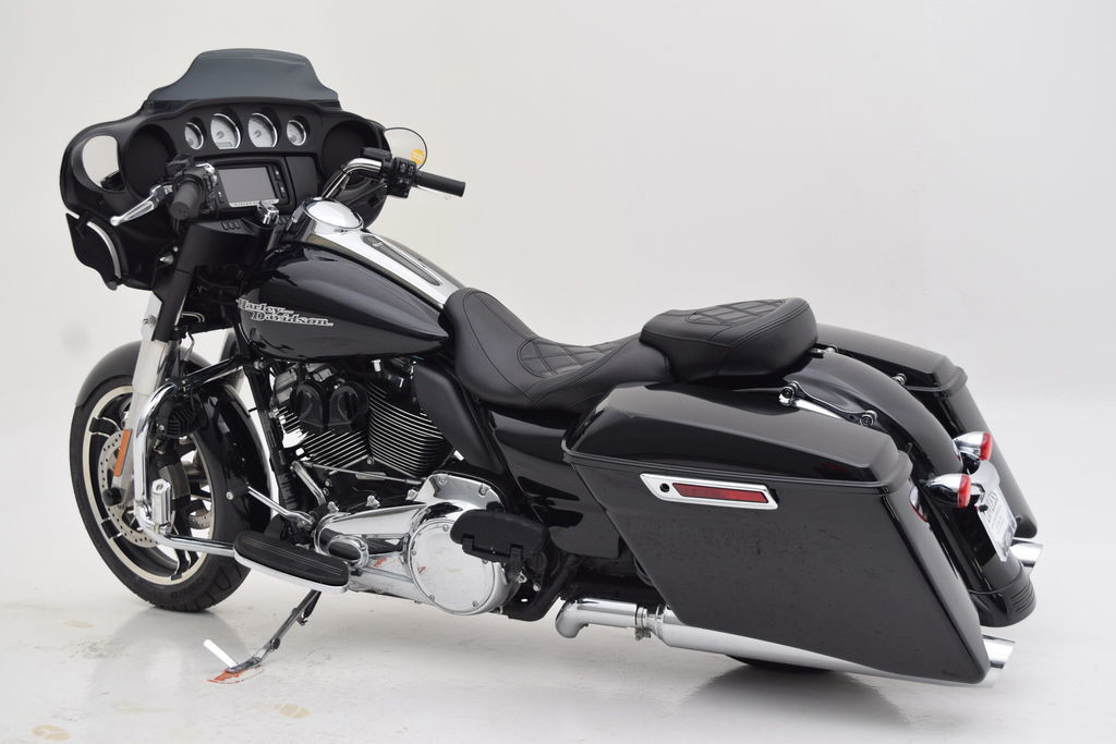 Street Glide®