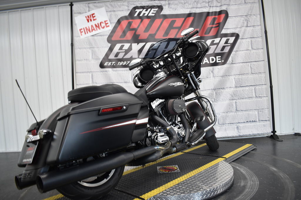 Street Glide®
