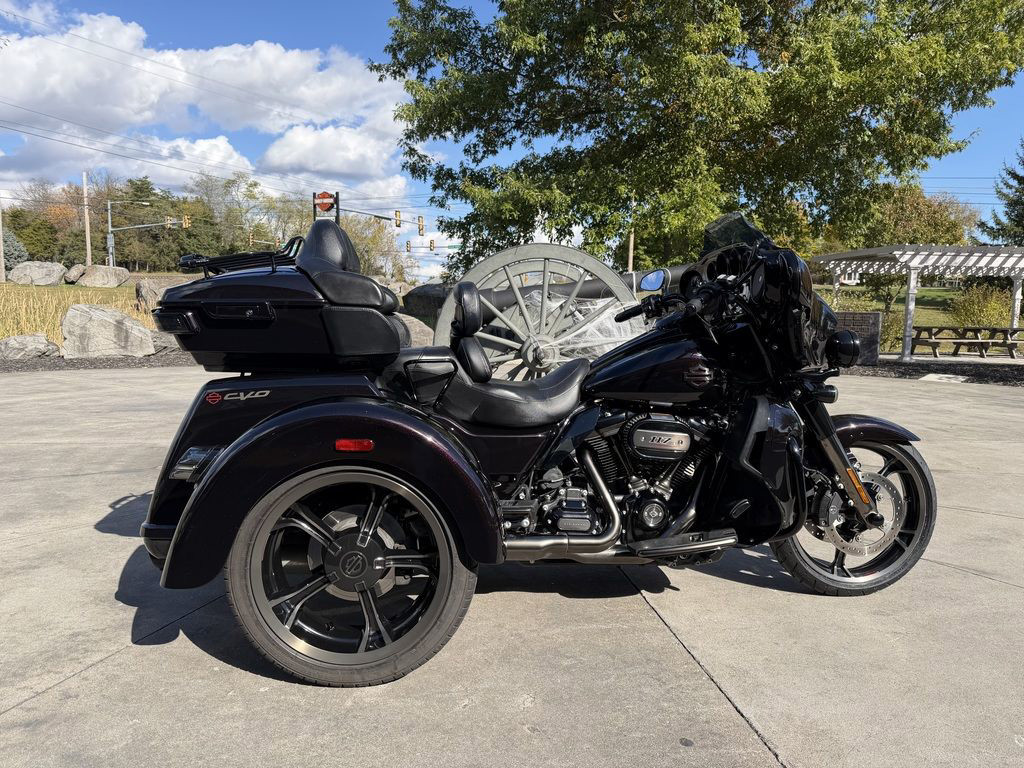 CVO® Tri Glide® Ultra