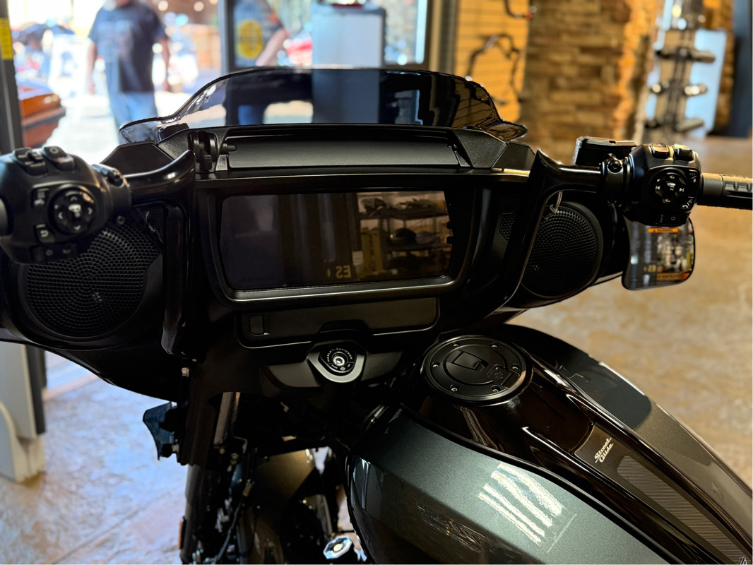 Street Glide®