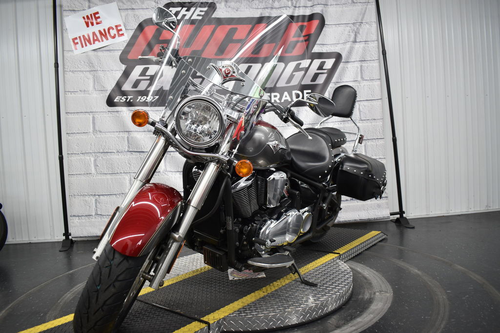Vulcan 900 Classic LT	