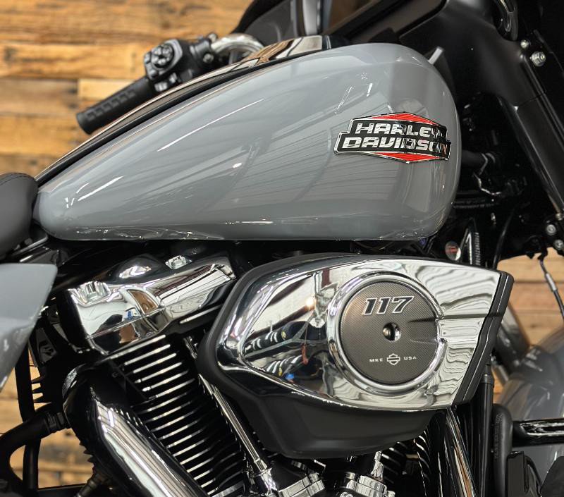 Street Glide®