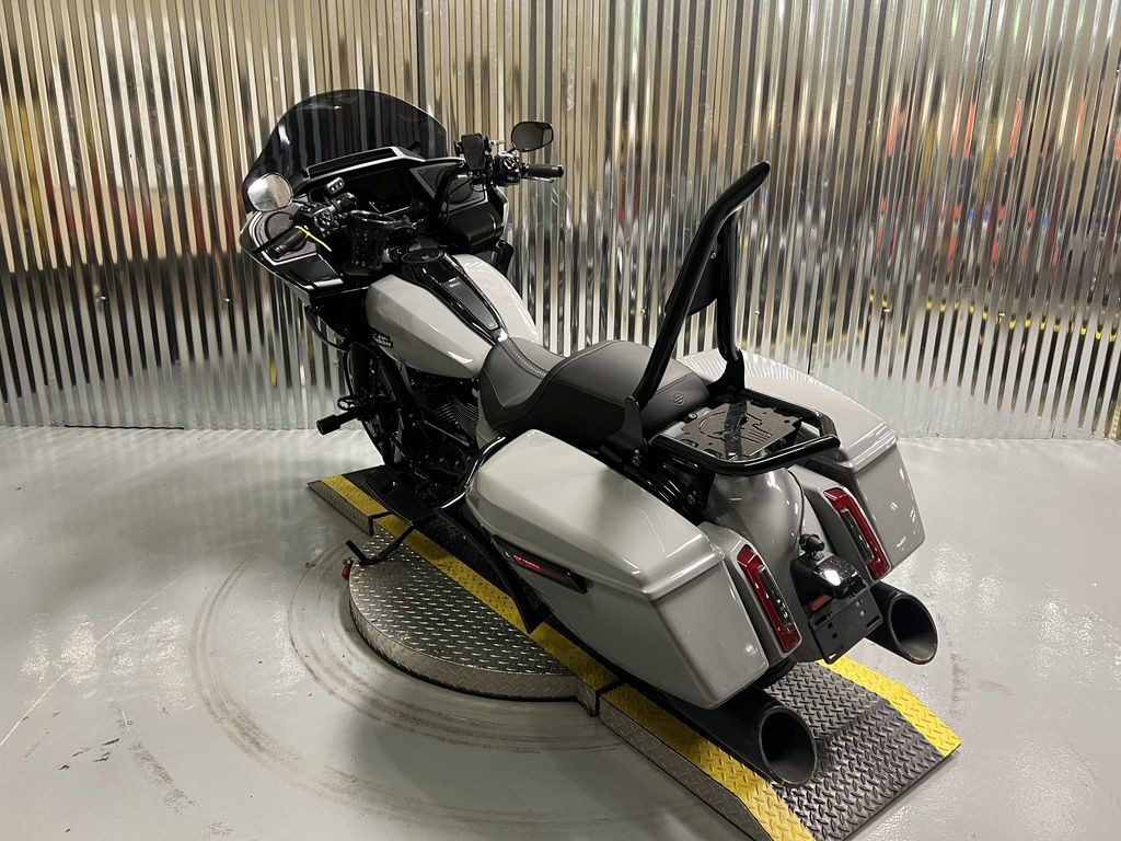 Road Glide®