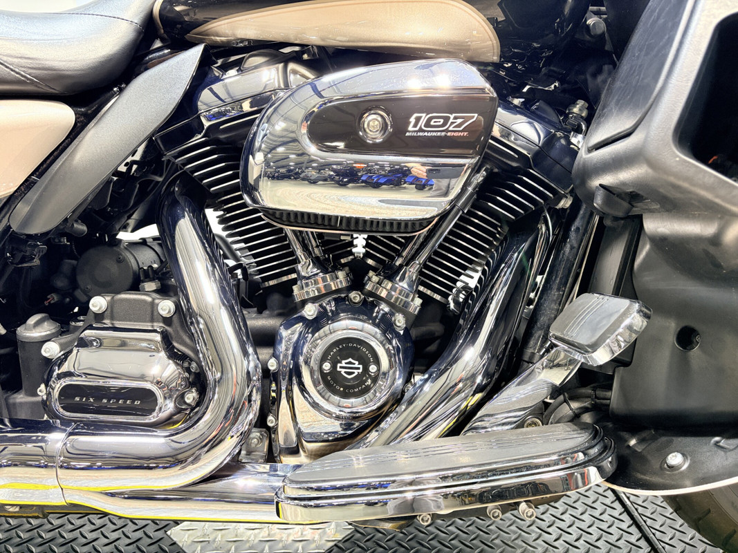 Road Glide® Ultra