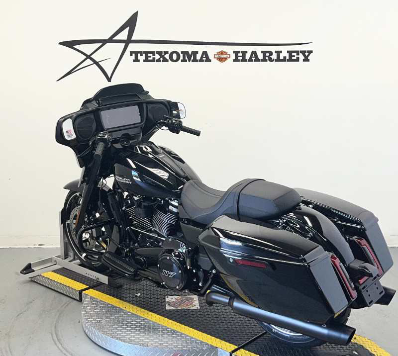 Street Glide®