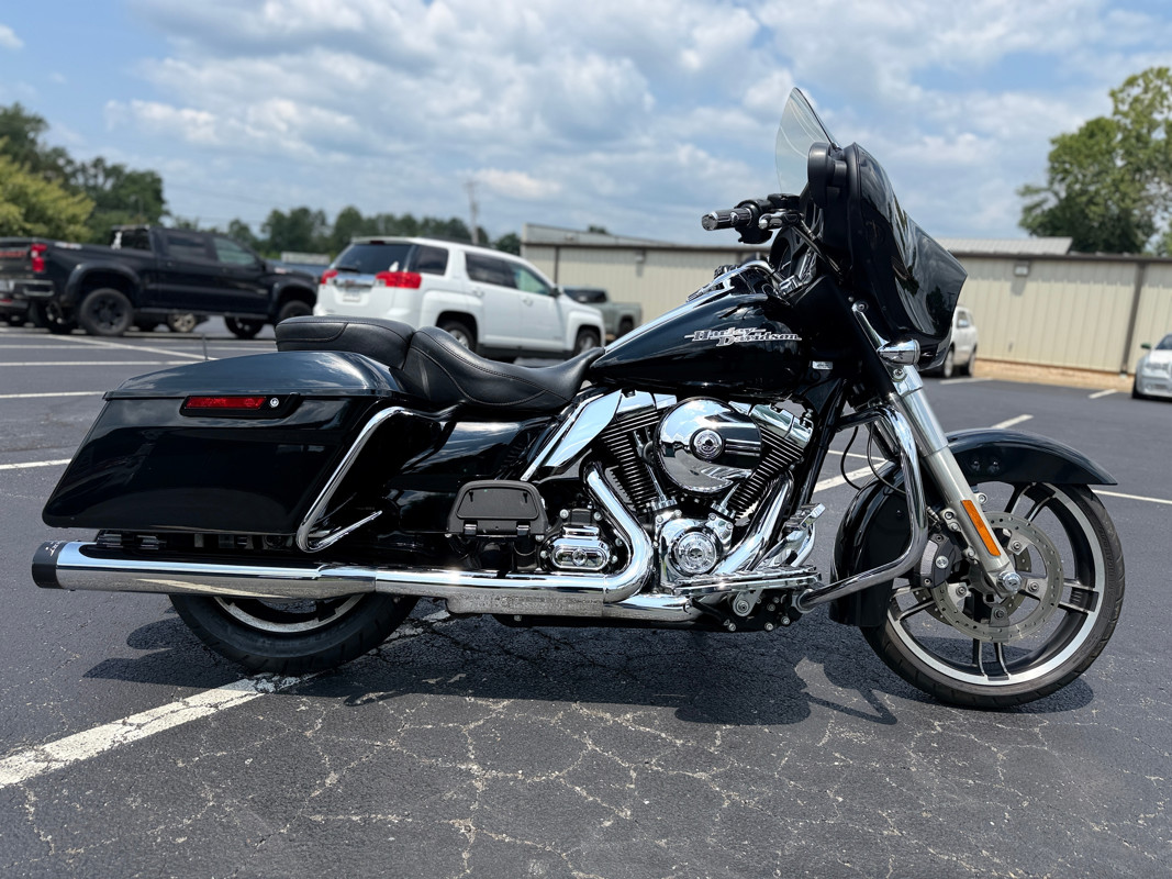 Street Glide®