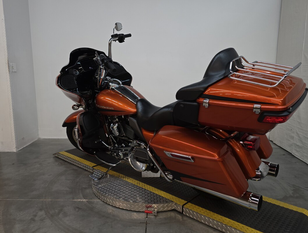 Road Glide® Ultra