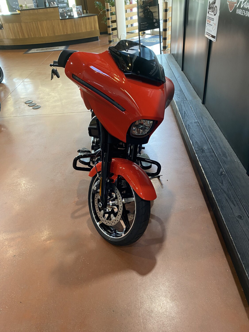 Street Glide®