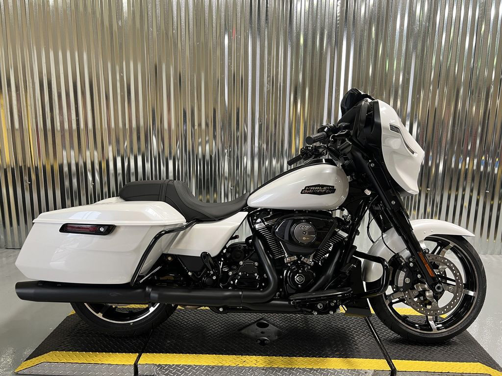 Street Glide®