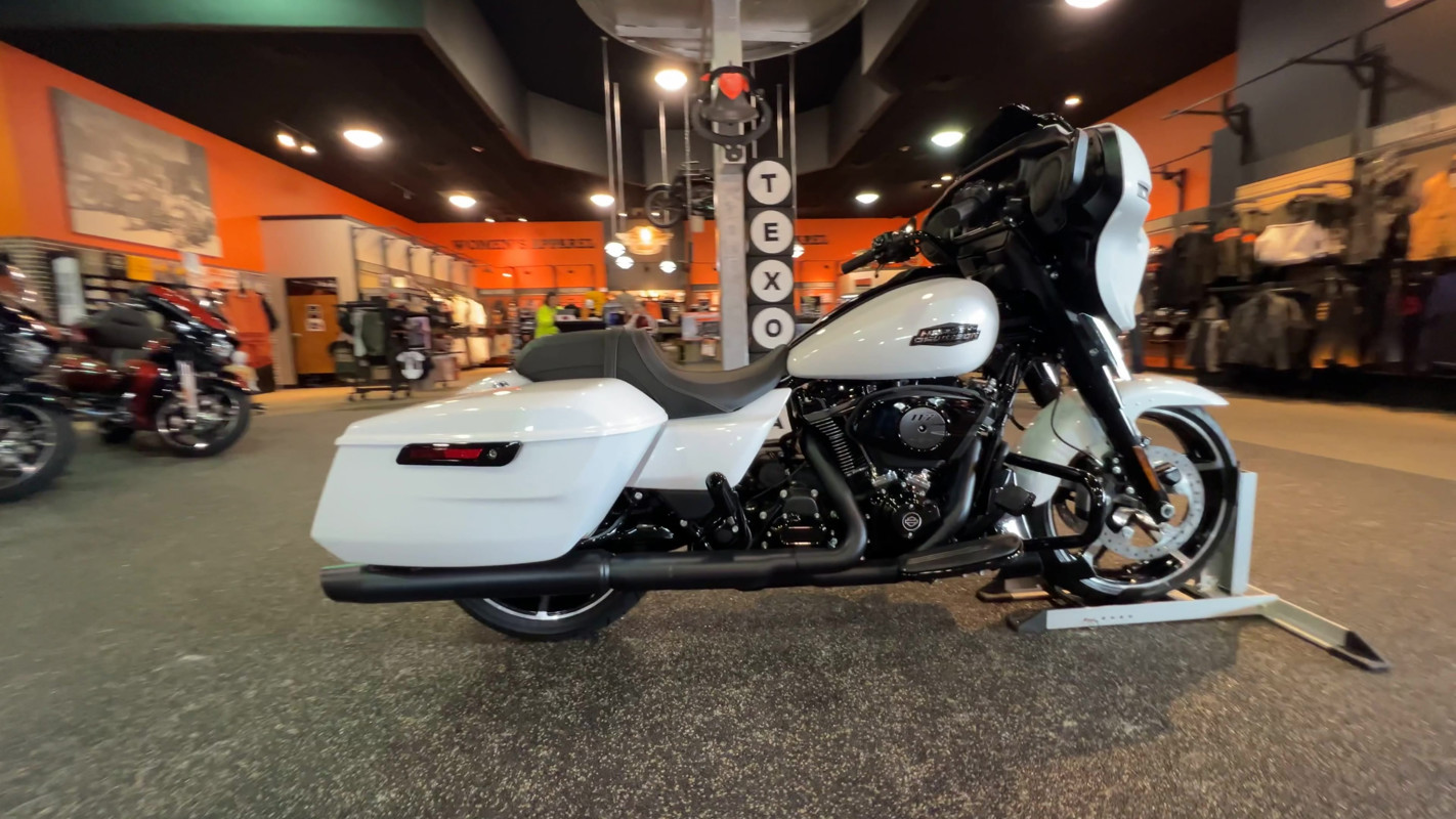 Street Glide®