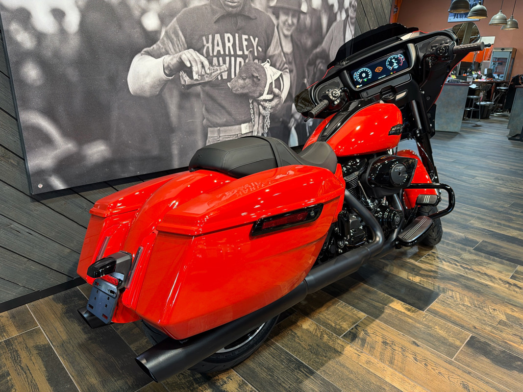 Street Glide®