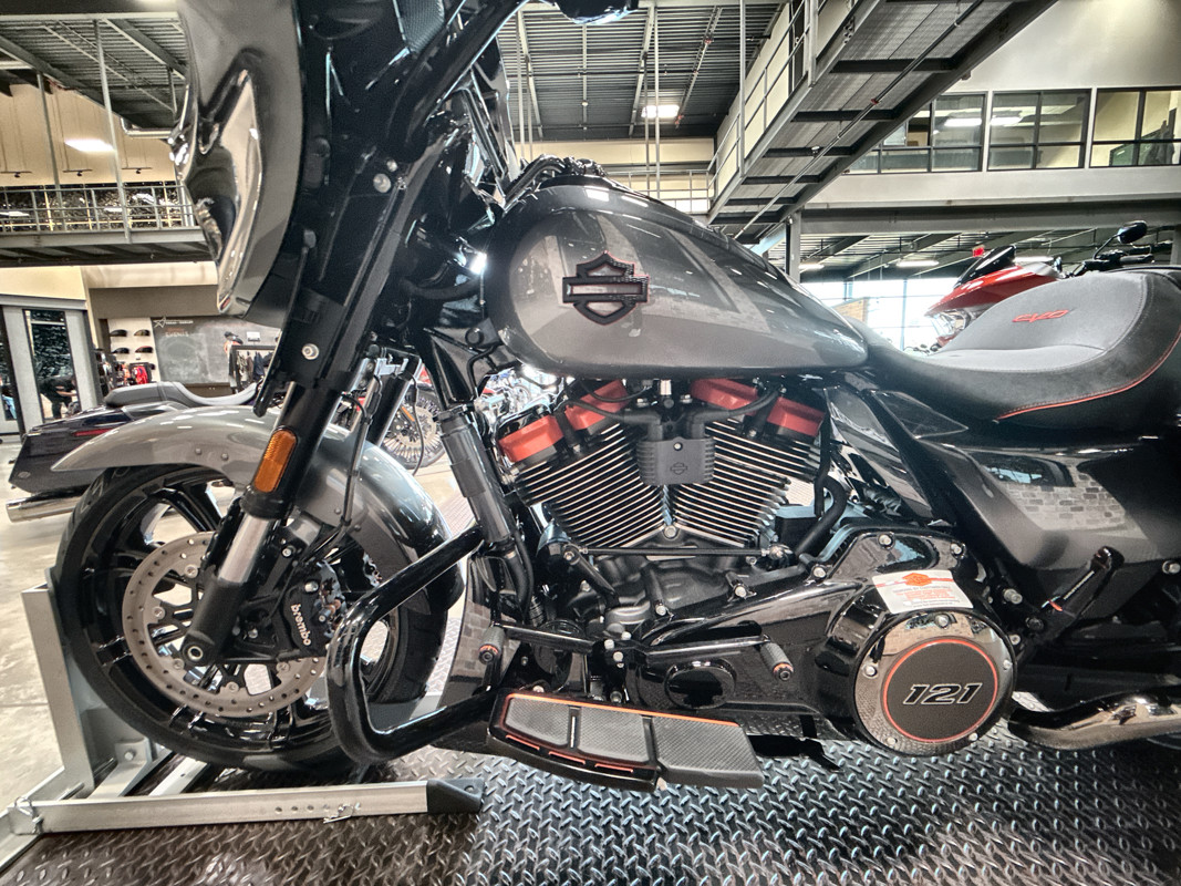 CVO® Street Glide®