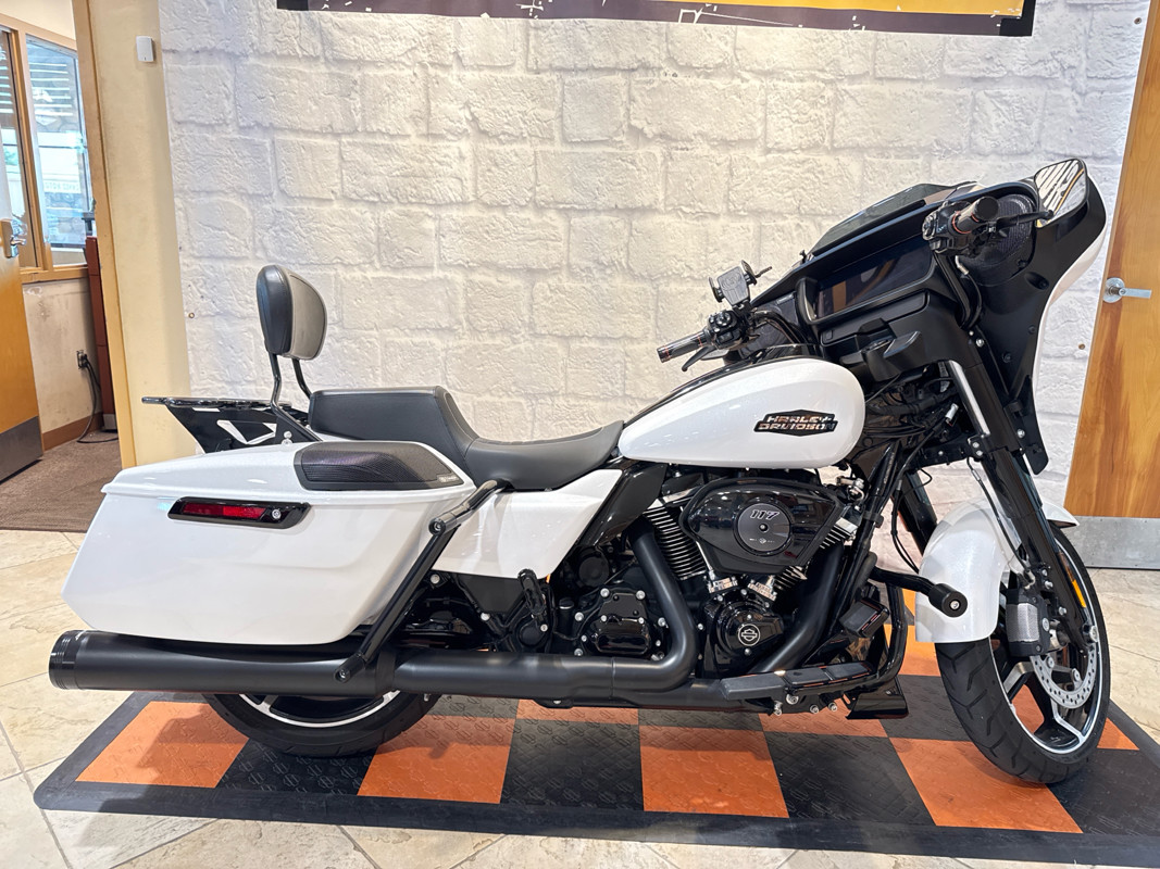 Street Glide®
