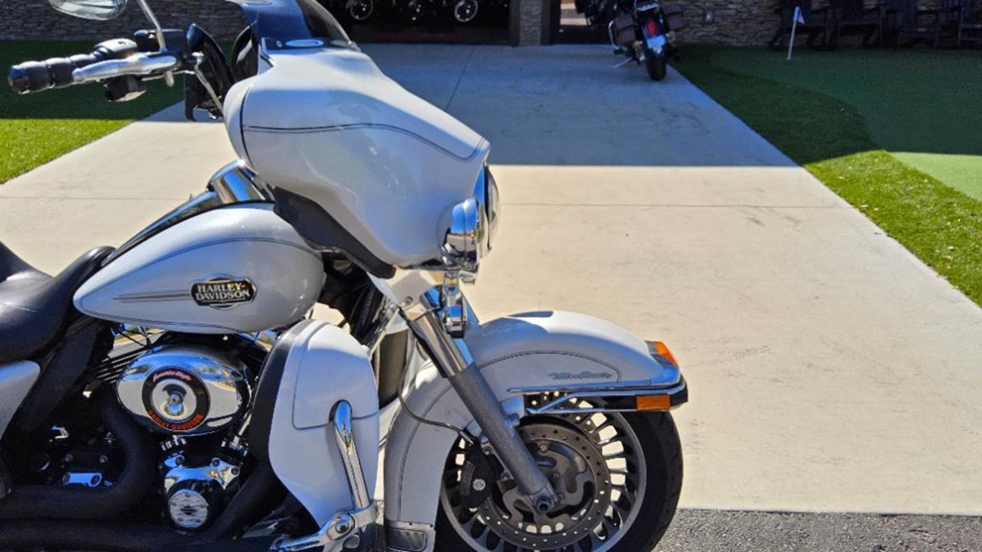 Electra Glide® Ultra Classic® Anniversary Shrine Edition