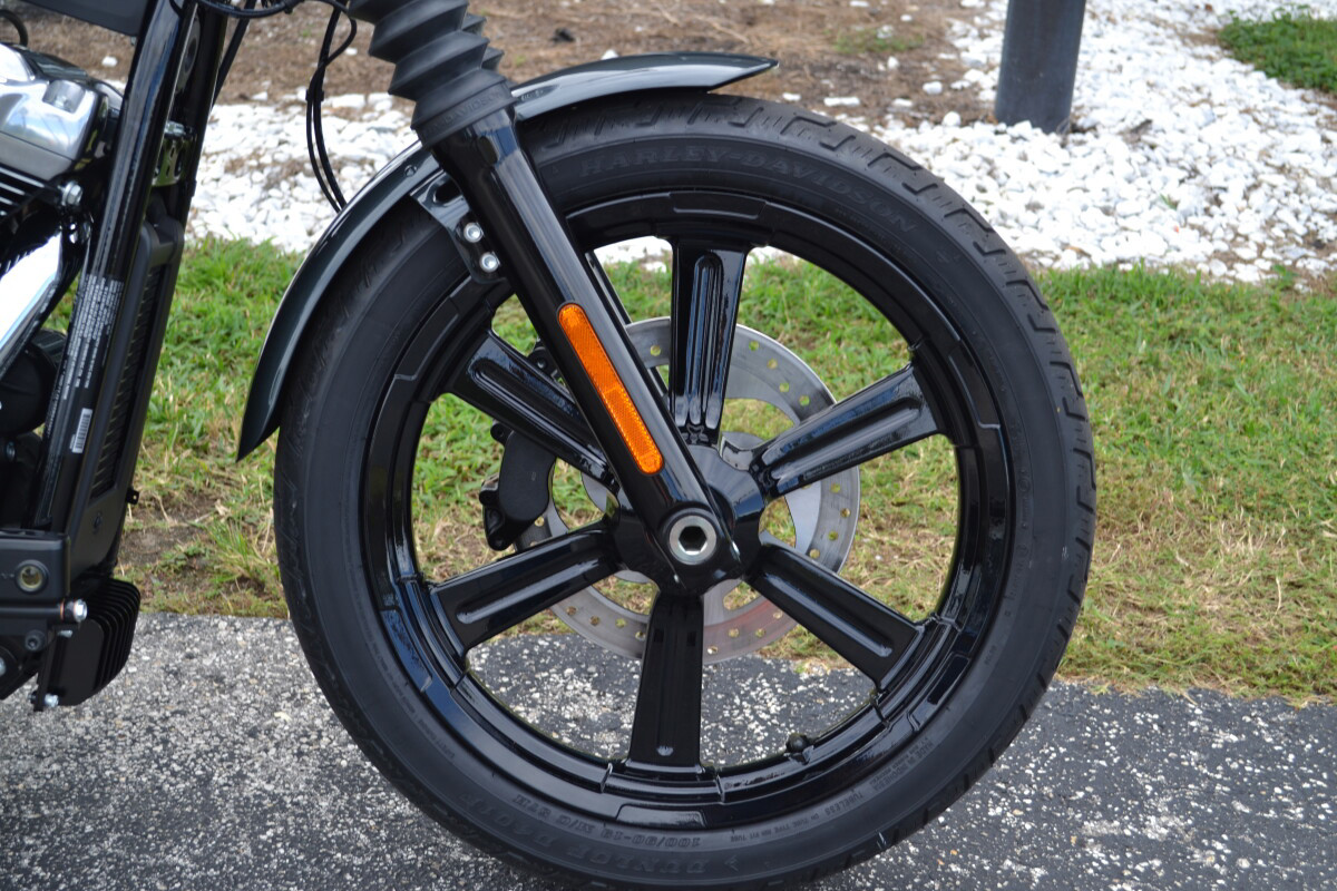 Street Bob®
