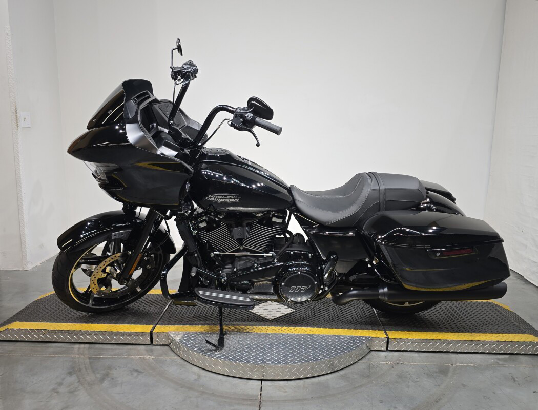 Road Glide®