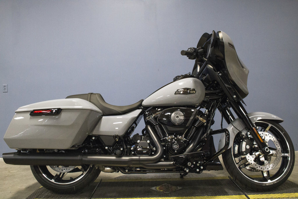 Street Glide®