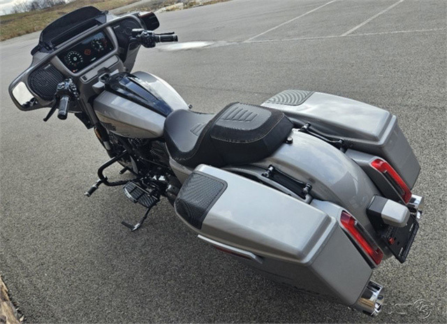 CVO® Street Glide®