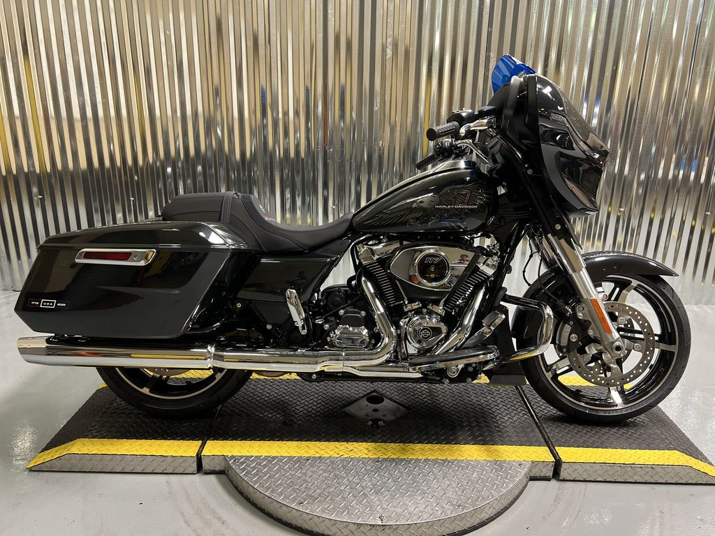 Street Glide®