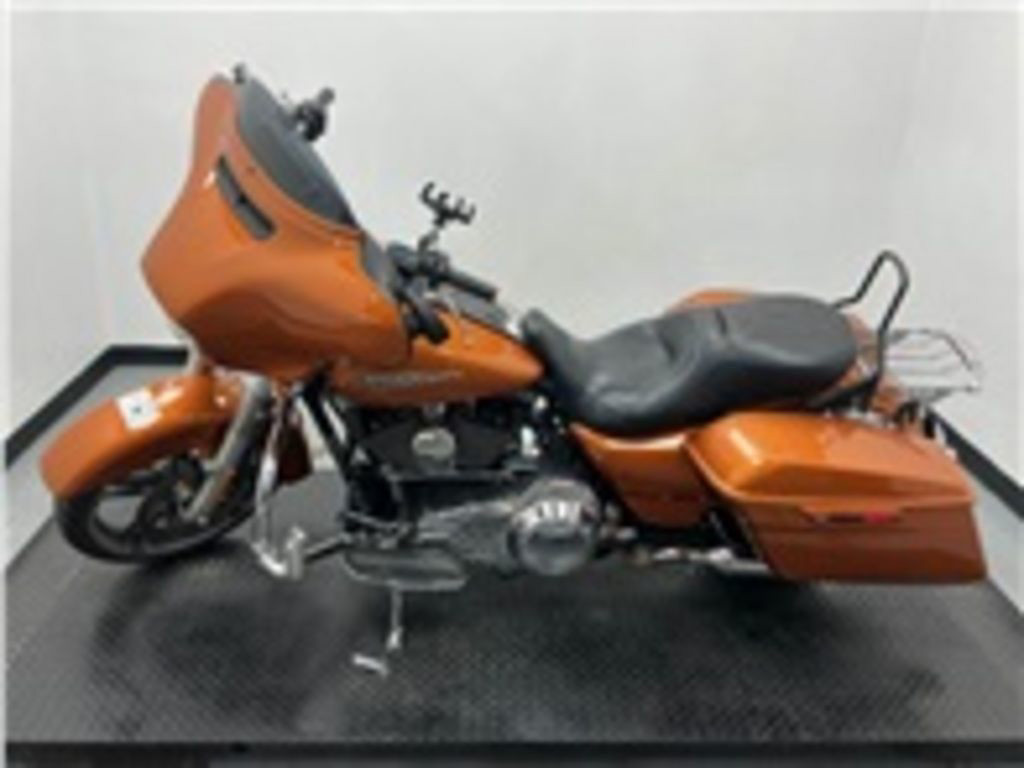 Street Glide®
