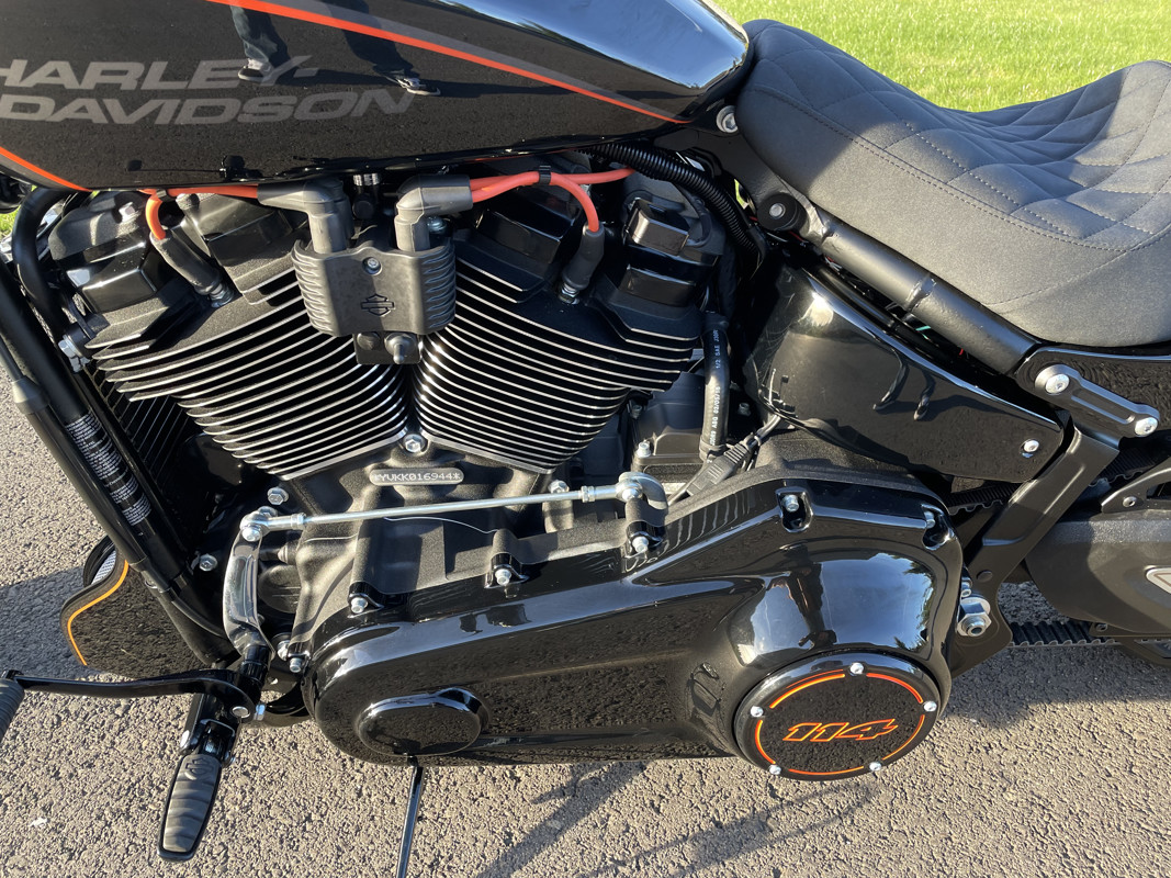 Harley-Davidson Softail トレーナー XL 黒 FXDR™ 114 | Barb's Harley-Davidson®