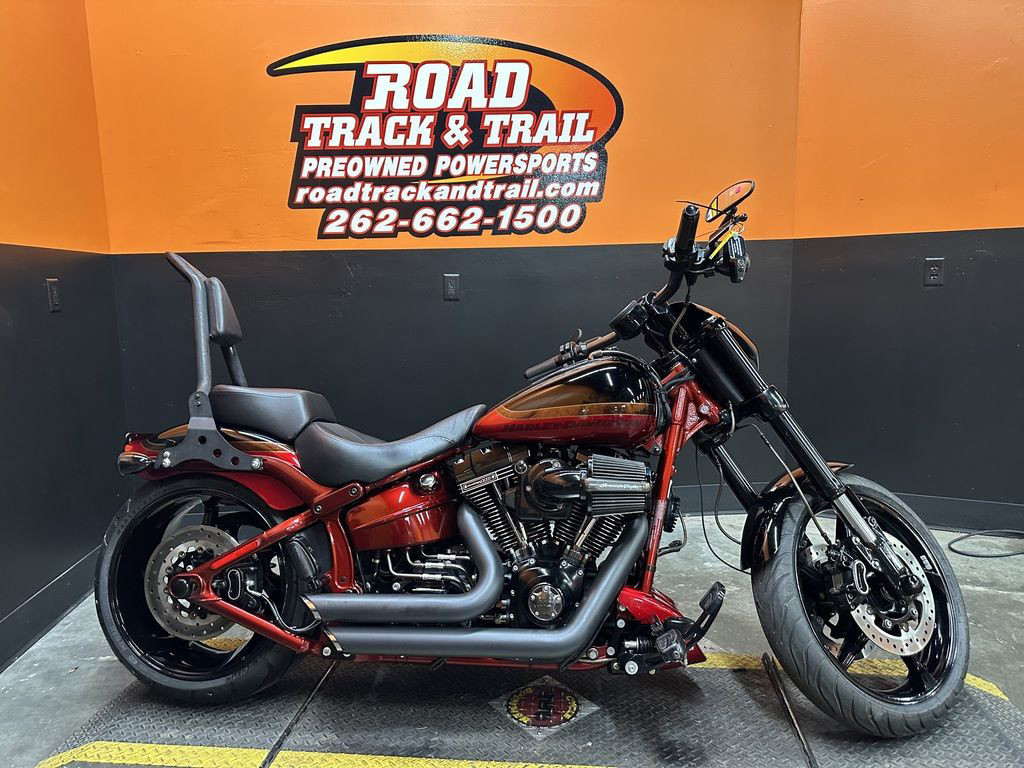 CVO® Pro Street Breakout®
