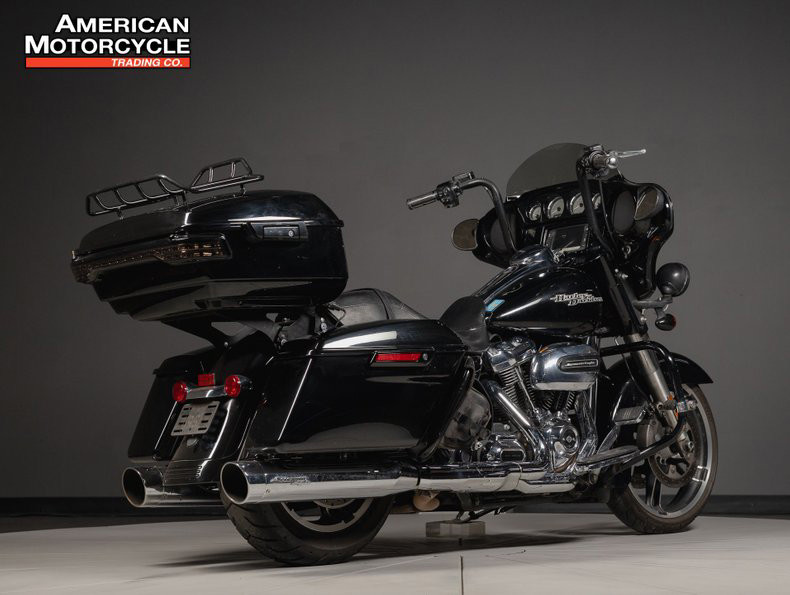 Street Glide®