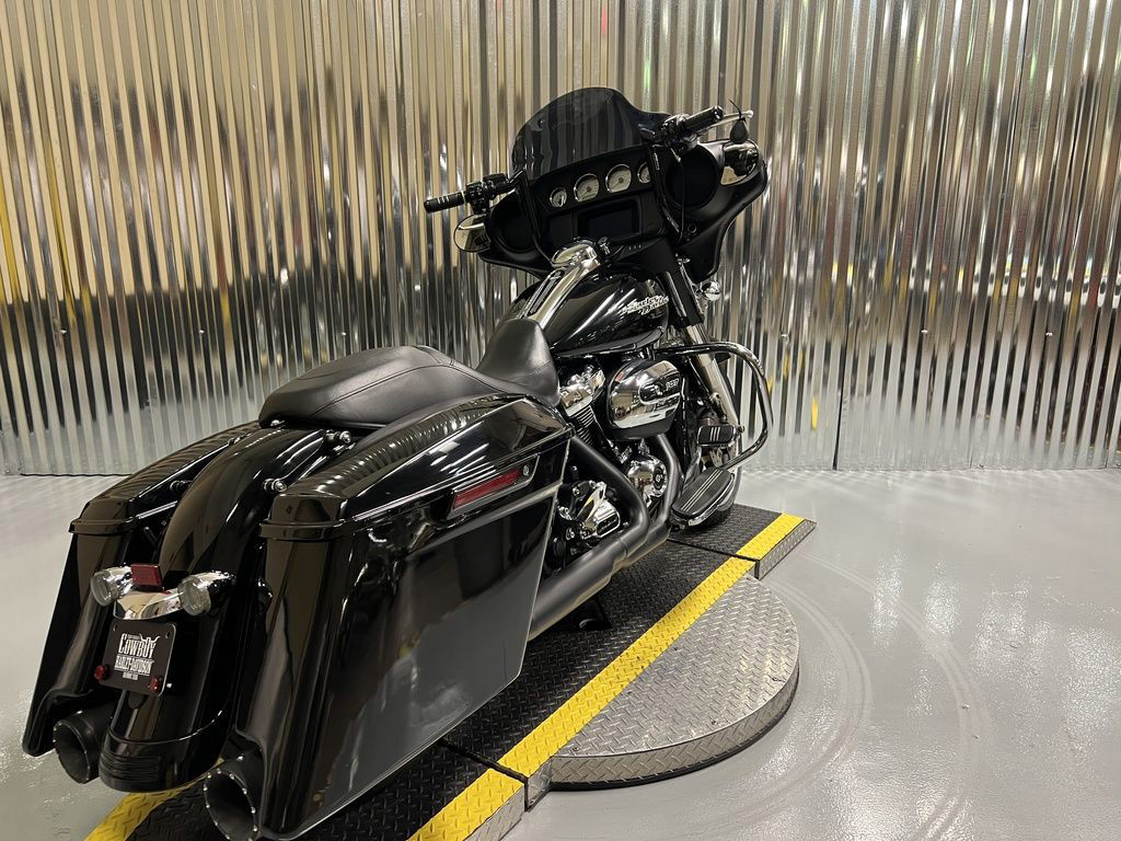 Street Glide®