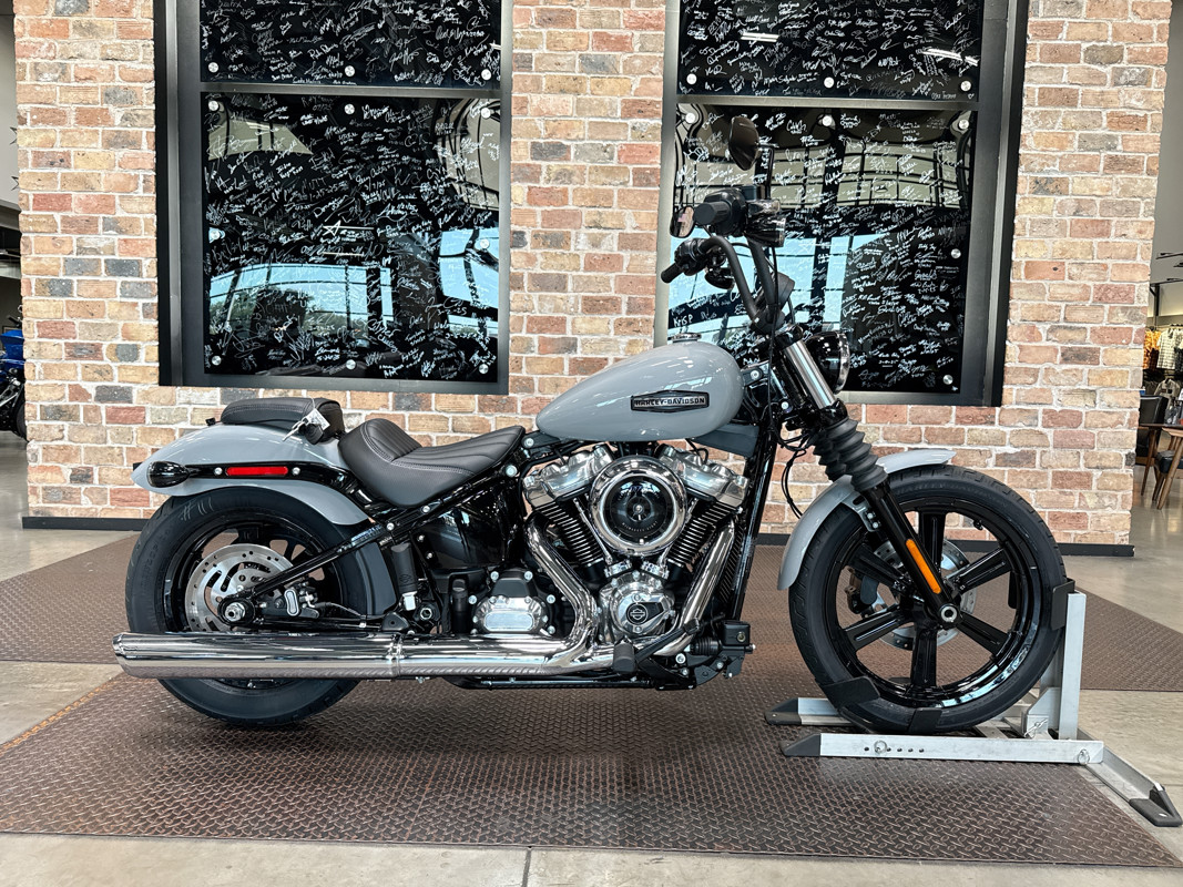 Street Bob®