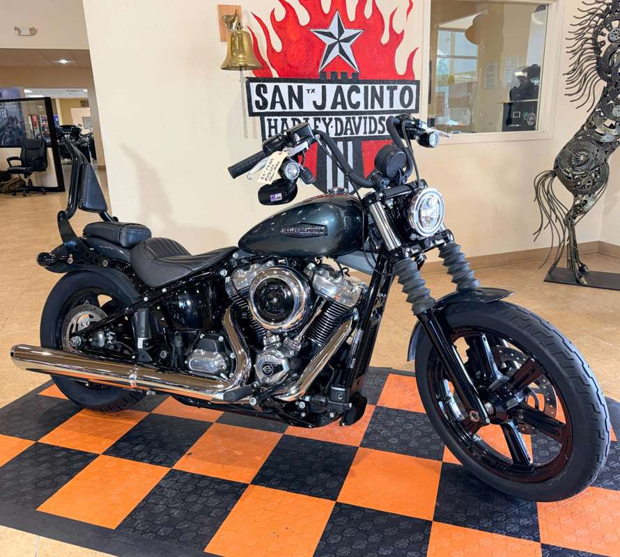 Street Bob®