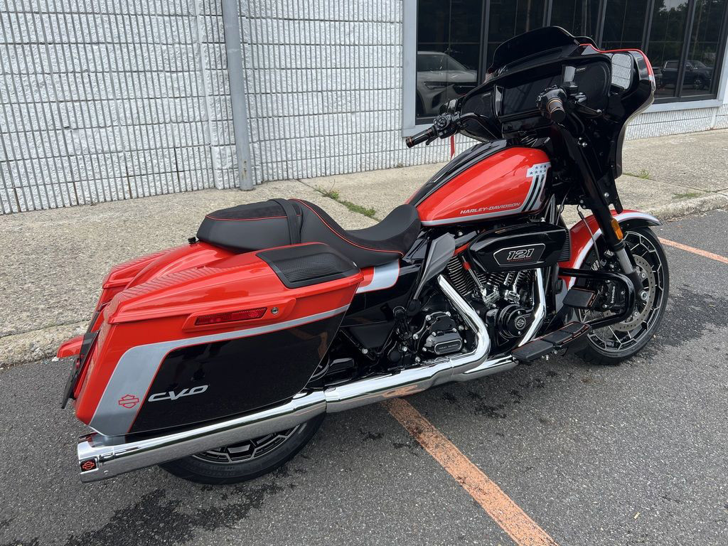 CVO® Street Glide®